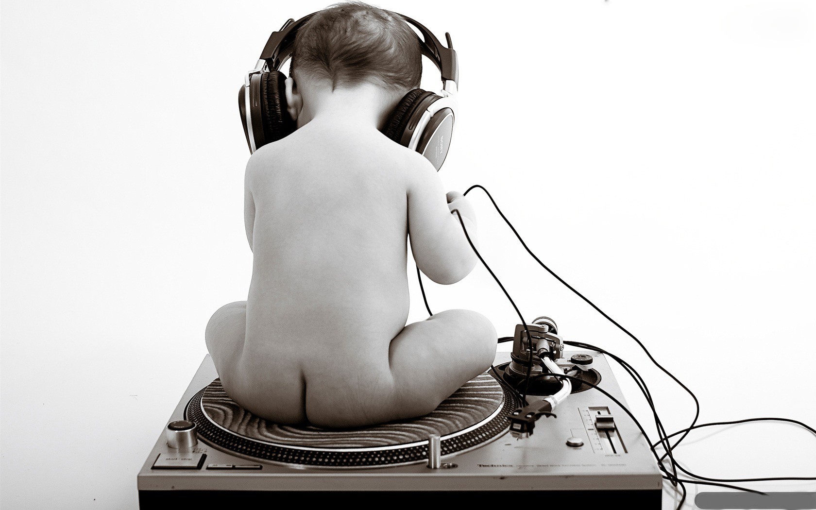 Baby DJ Wallpaper