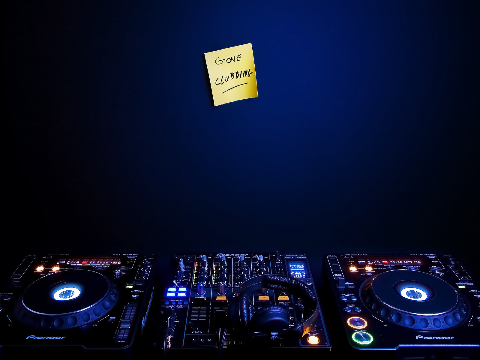 Gone Clubbing Wallpaper