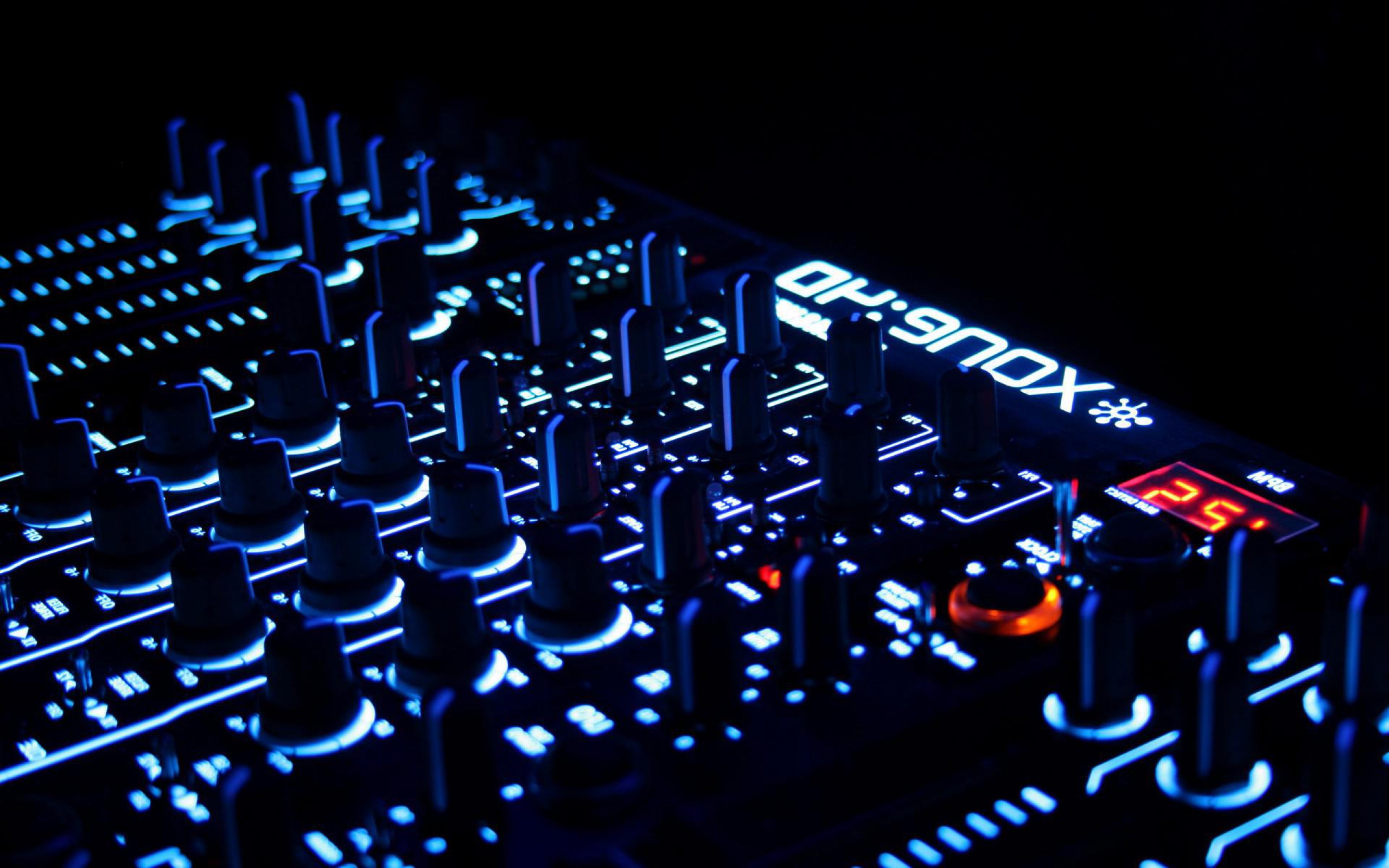 Mixer Glow Wallpaper
