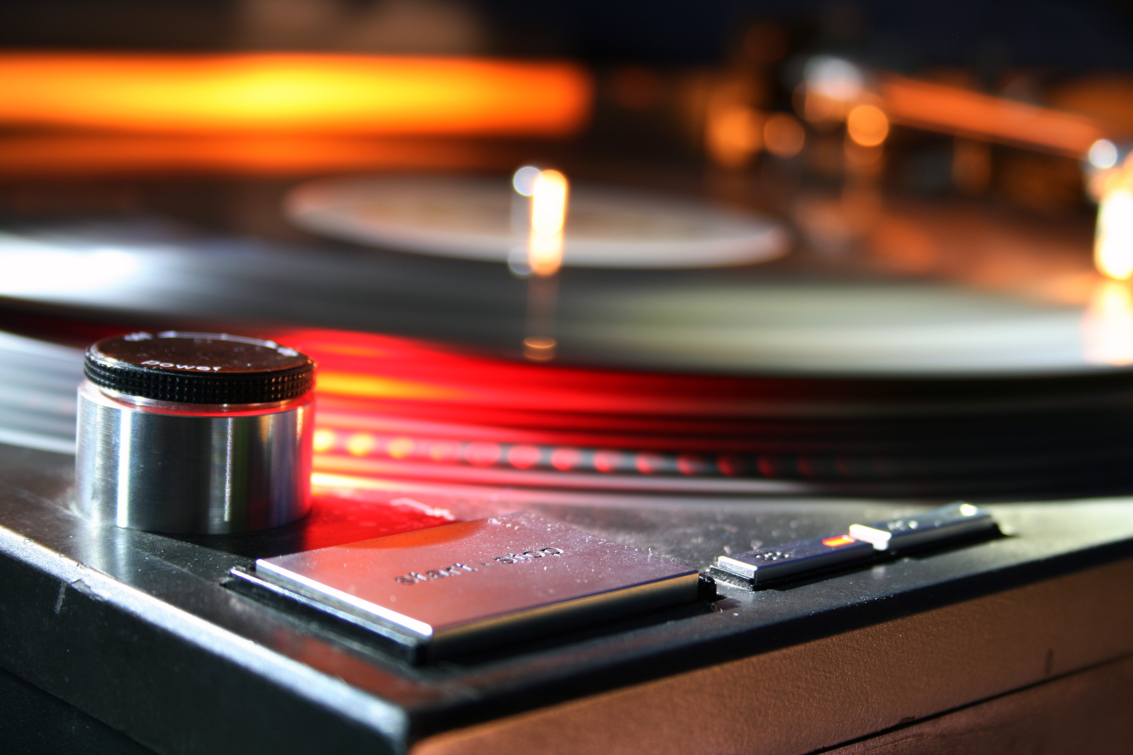 Turntable Macro Wallpaper
